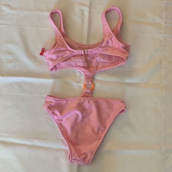 Xhilaration size medium swimsuit new with tags - Picture 2 of 5